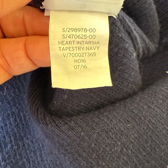 GAP Intarsia Heart Sweater ❤️ size L - Picture 7 of 11